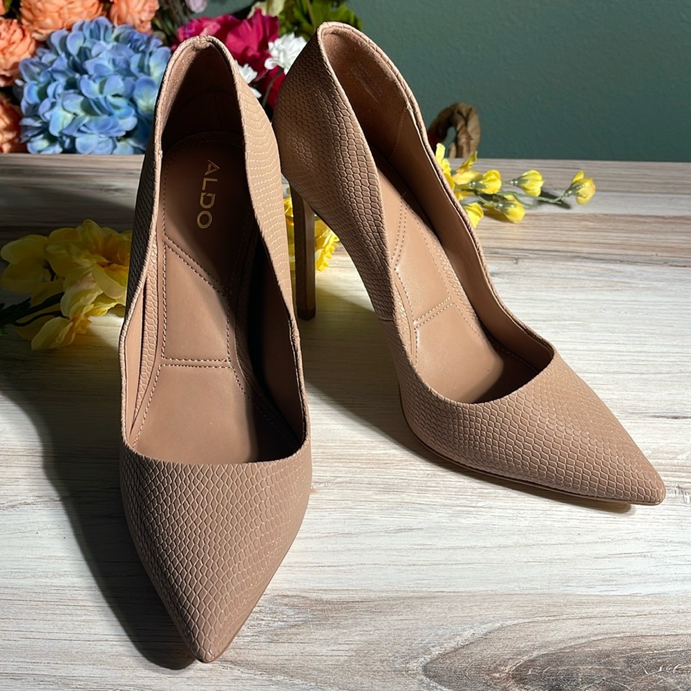 ALDO Lala pump size 7.5 color light brown faux snake skin